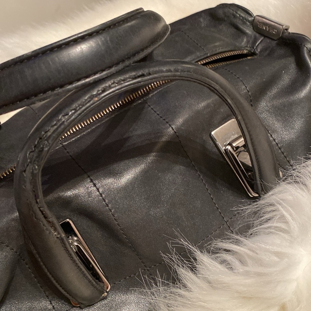Chanel Handbag purpose-showing bought from live show that didn’t reveal damage